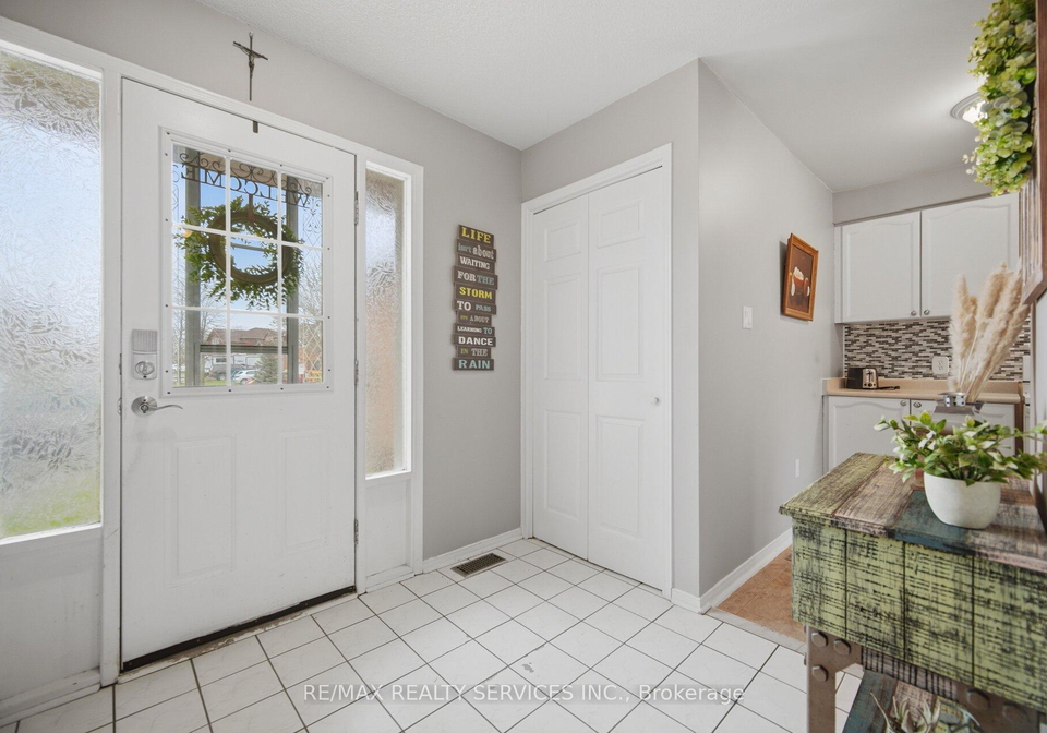 59-fry-crescent-clarington-ontario-e13728186