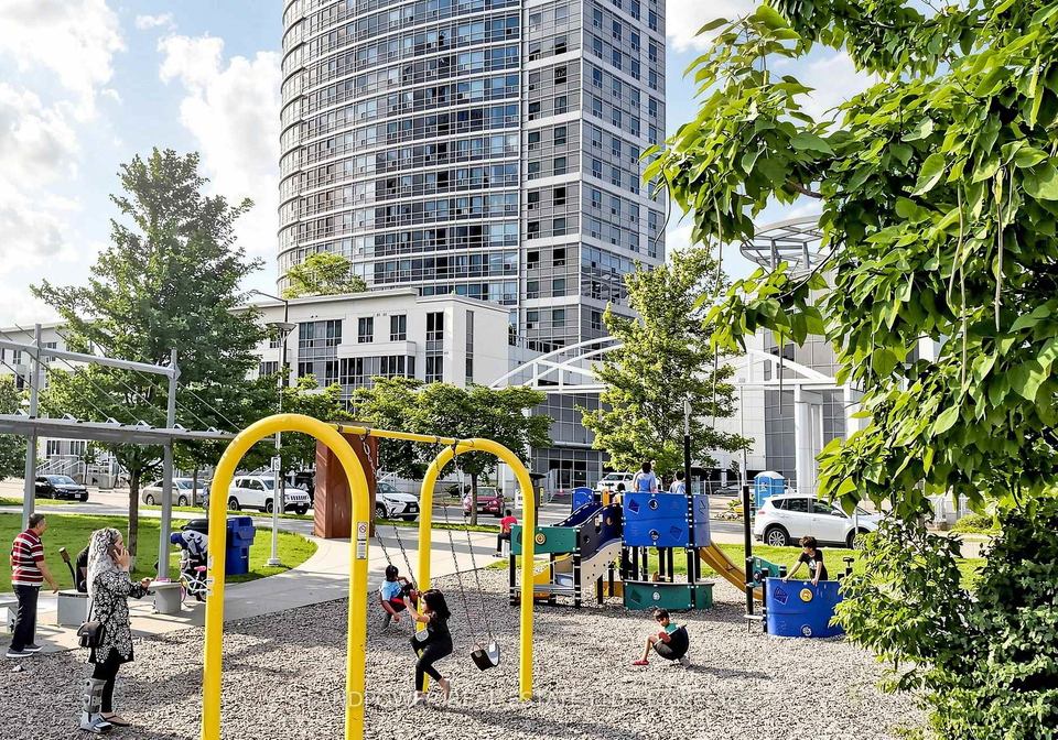 36-lee-centre-drive-toronto-scarborough-ontario-e13728808