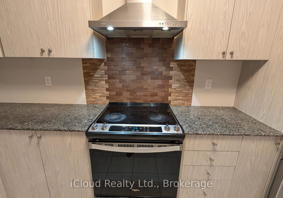 73-douet-lane-ajax-ontario-e13728970