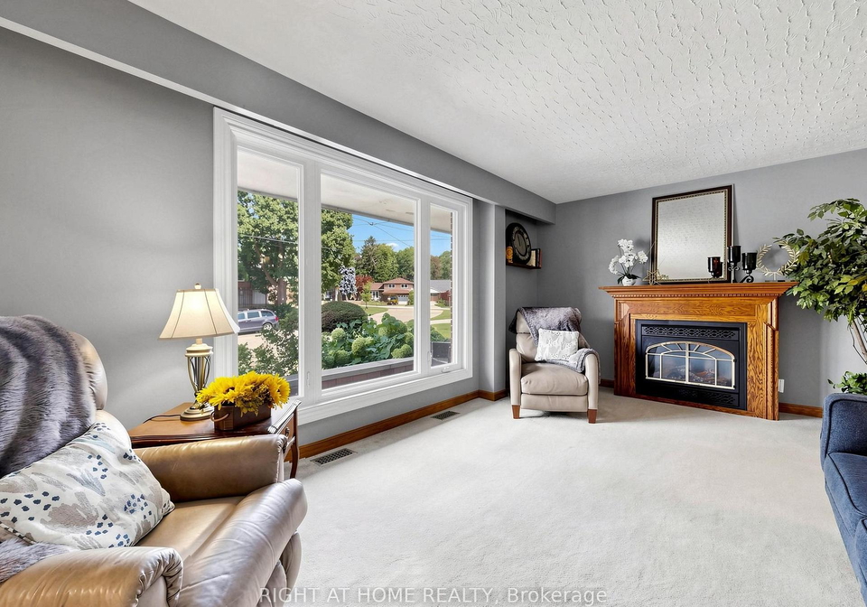479-bernhard-crescent-oshawa-ontario-e13730070