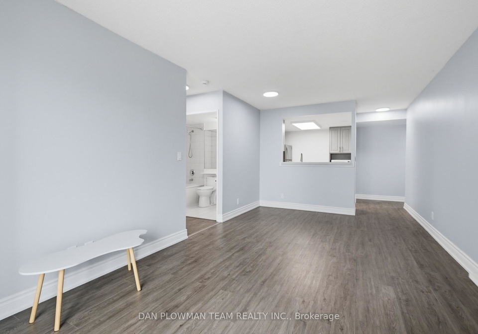 8-lee-centre-drive-toronto-scarborough-ontario-e13731116