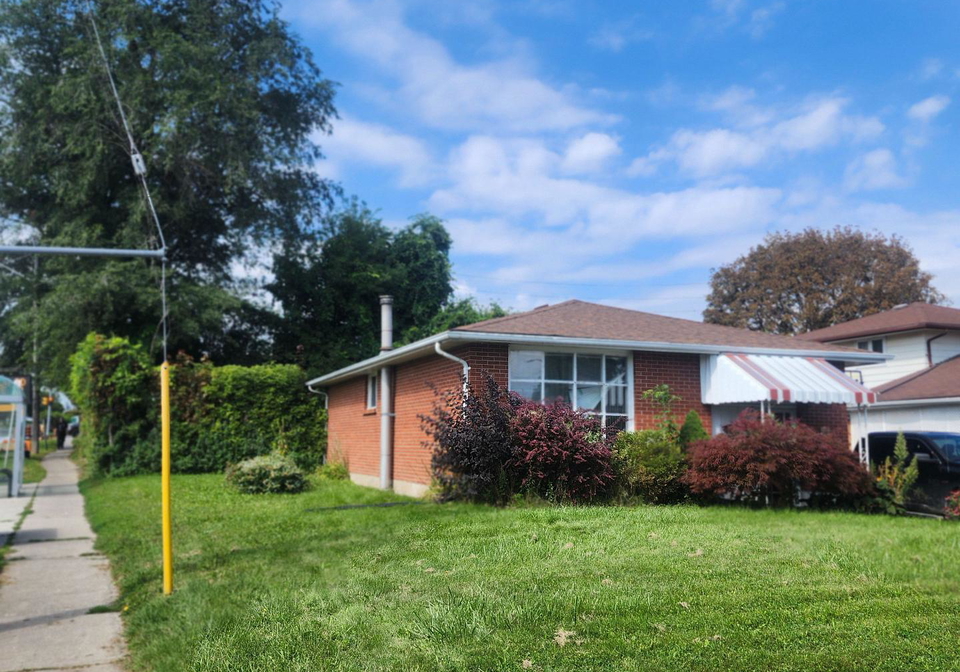 64-claymore-crescent-oshawa-ontario-e13732794