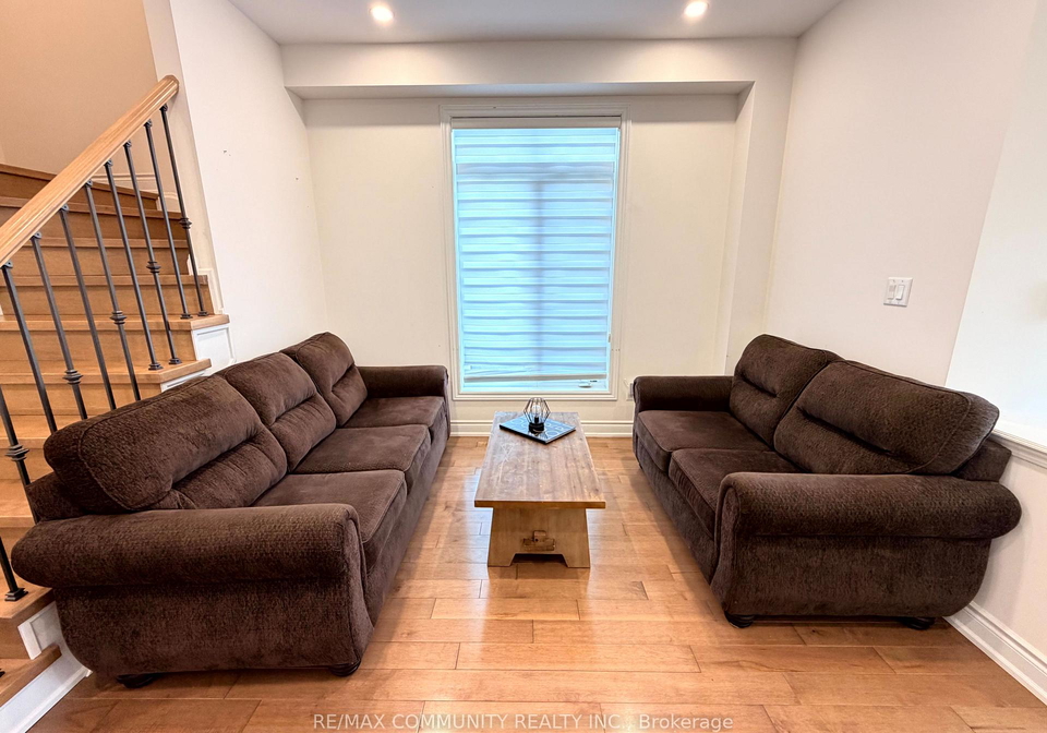 2557-bandsman-crescent-oshawa-ontario-e13732852