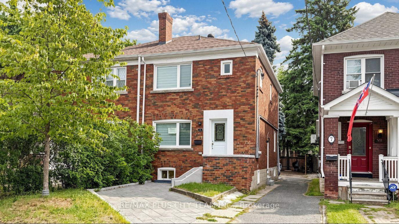 9-lesmount-avenue-toronto-east-york-ontario-e13733282