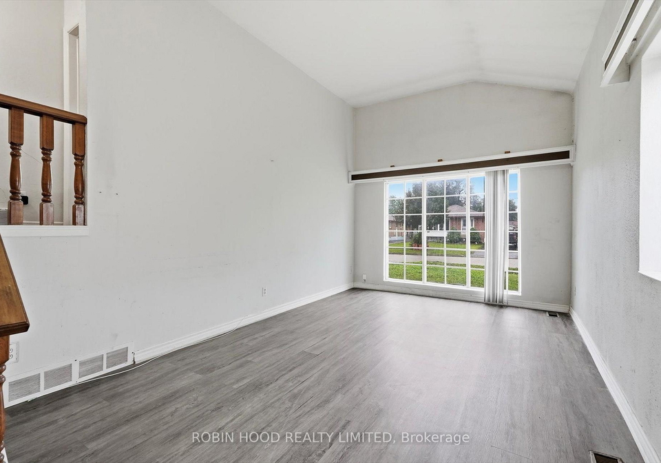 8-pandora-circle-toronto-scarborough-ontario-e13734484
