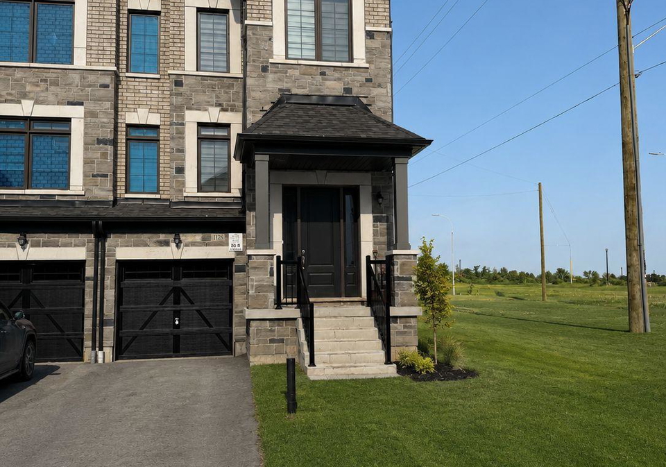 1128-pisces-trail-pickering-ontario-e13735378