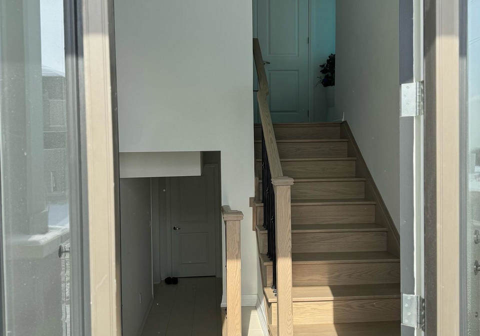 1128-pisces-trail-pickering-ontario-e13735378