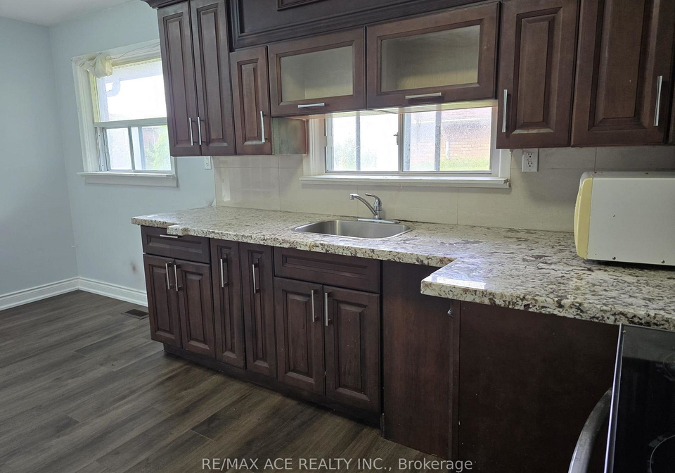 55-brenda-crescent-toronto-scarborough-ontario-e13737776