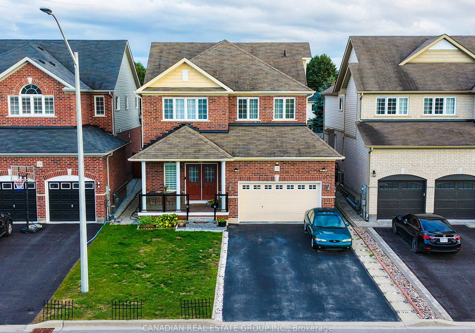 23-page-place-clarington-ontario-e13737836
