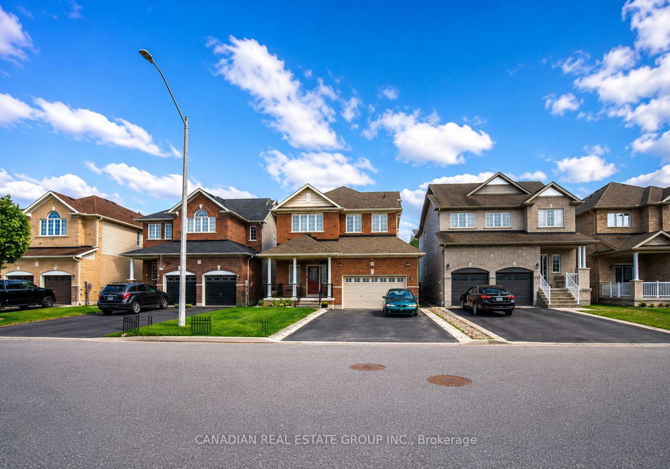 23-page-place-clarington-ontario-e13737836