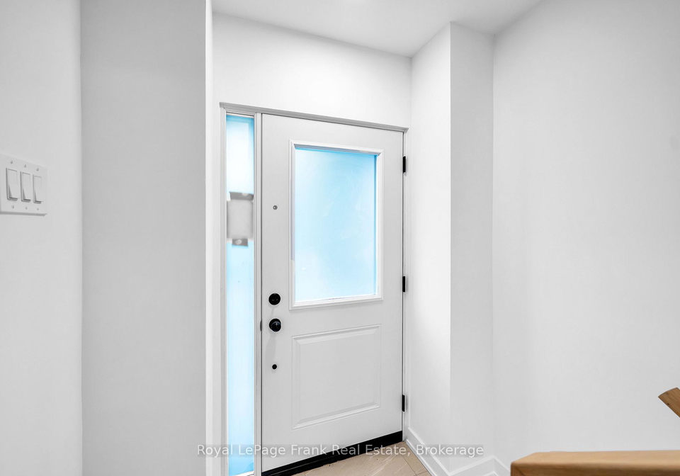 200-railway-engine-house-way-whitby-ontario-e13737854