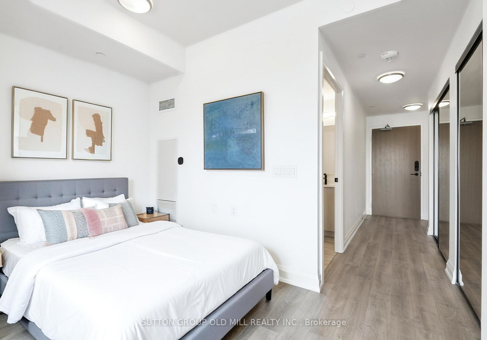 2369-danforth-avenue-e-toronto-toronto-ontario-e13738088