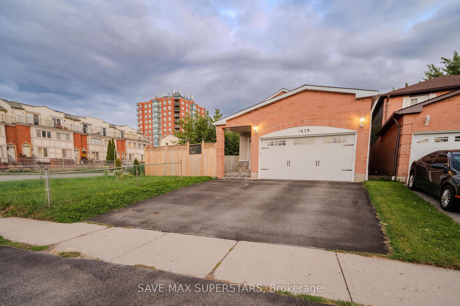 1679-portland-court-pickering-ontario-e13738354