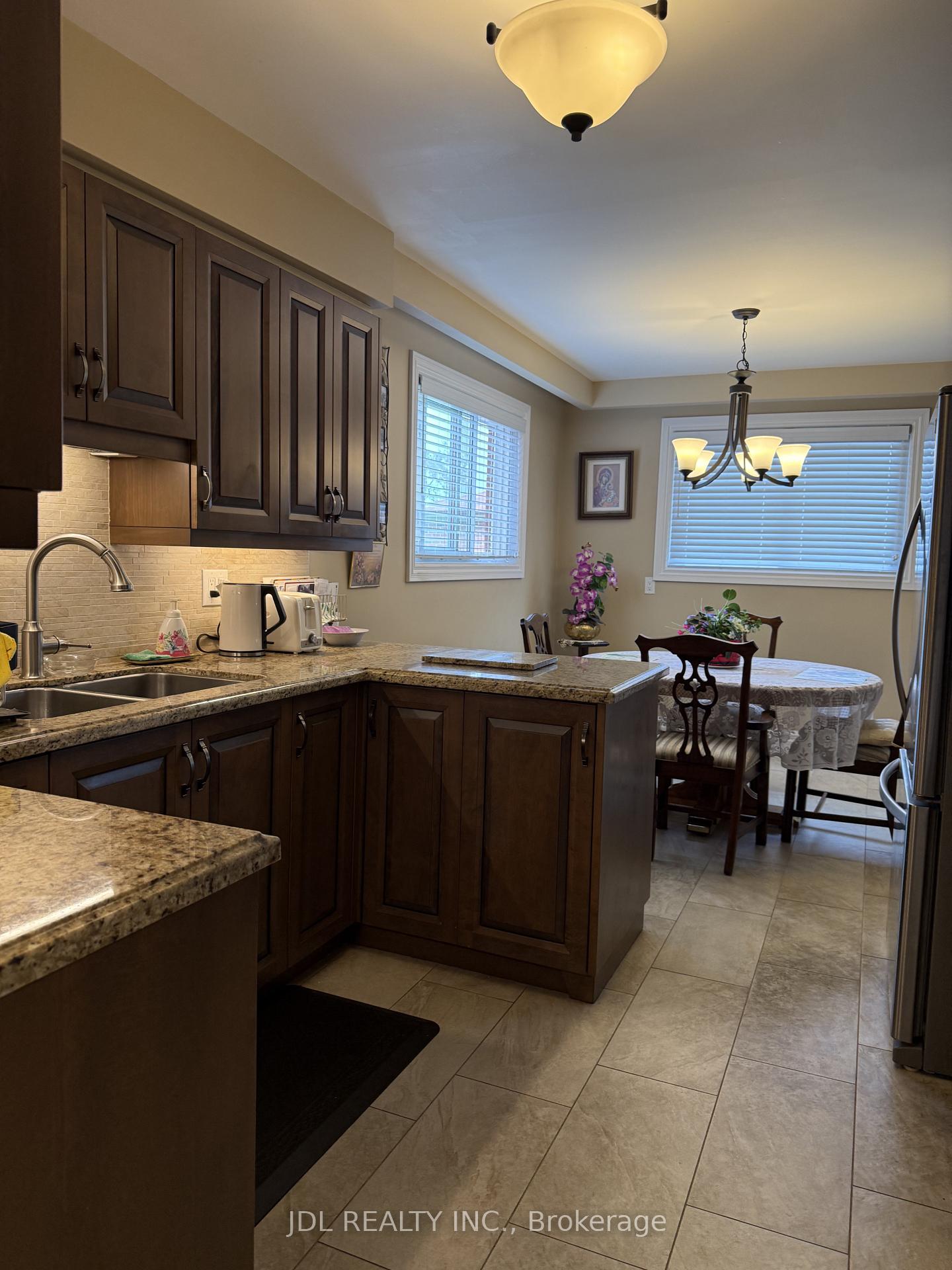 28-orangewood-crescent-toronto-scarborough-ontario-e13739006