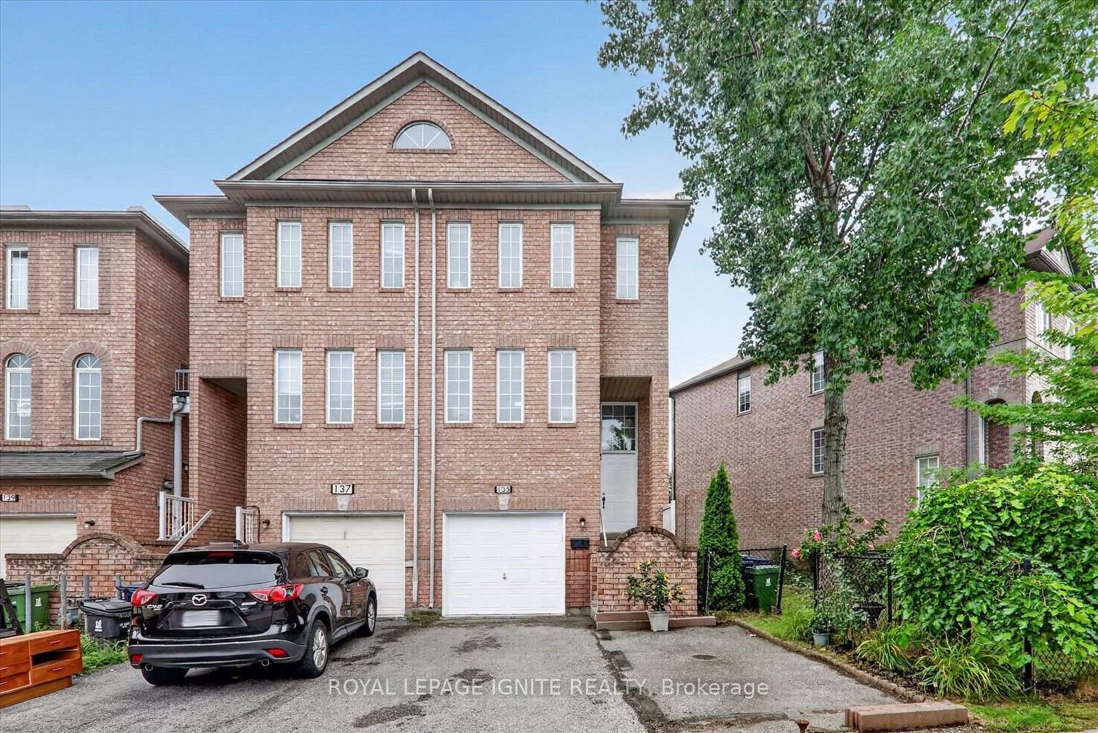 135-conn-smythe-drive-toronto-scarborough-ontario-e13739142