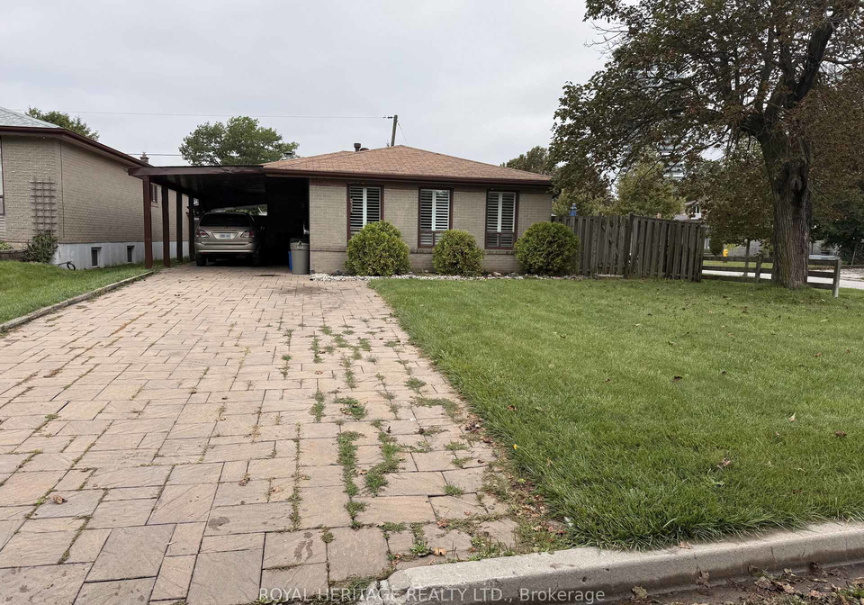 1402-fordon-avenue-pickering-ontario-e13740268
