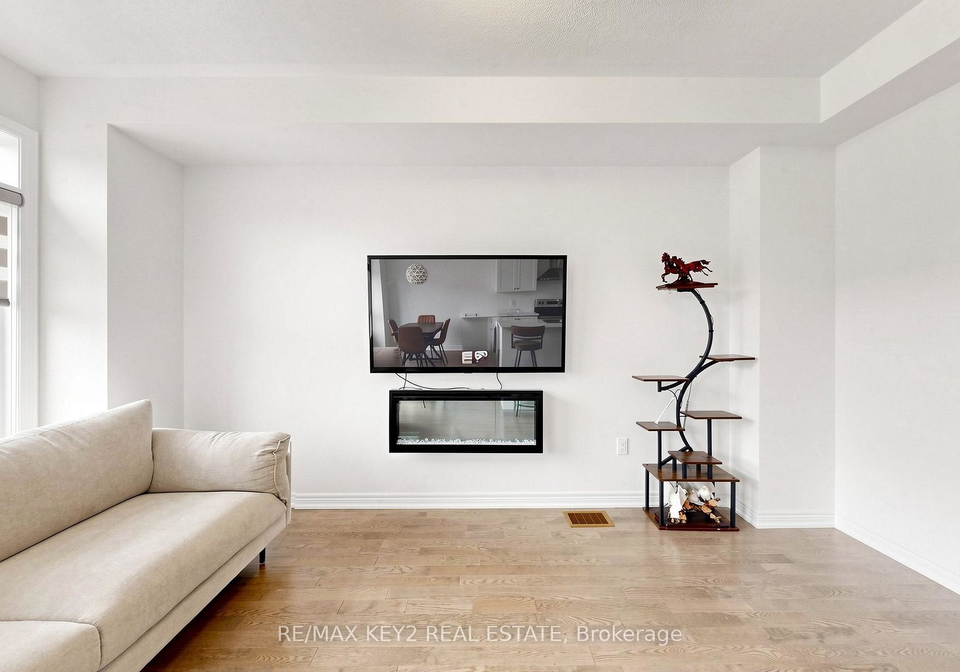 2955-starlight-drive-pickering-ontario-e13740540