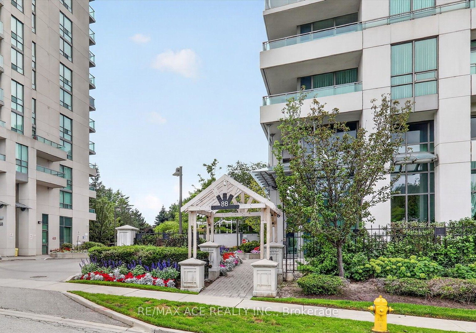 88-grangeway-avenue-toronto-scarborough-ontario-e13740654