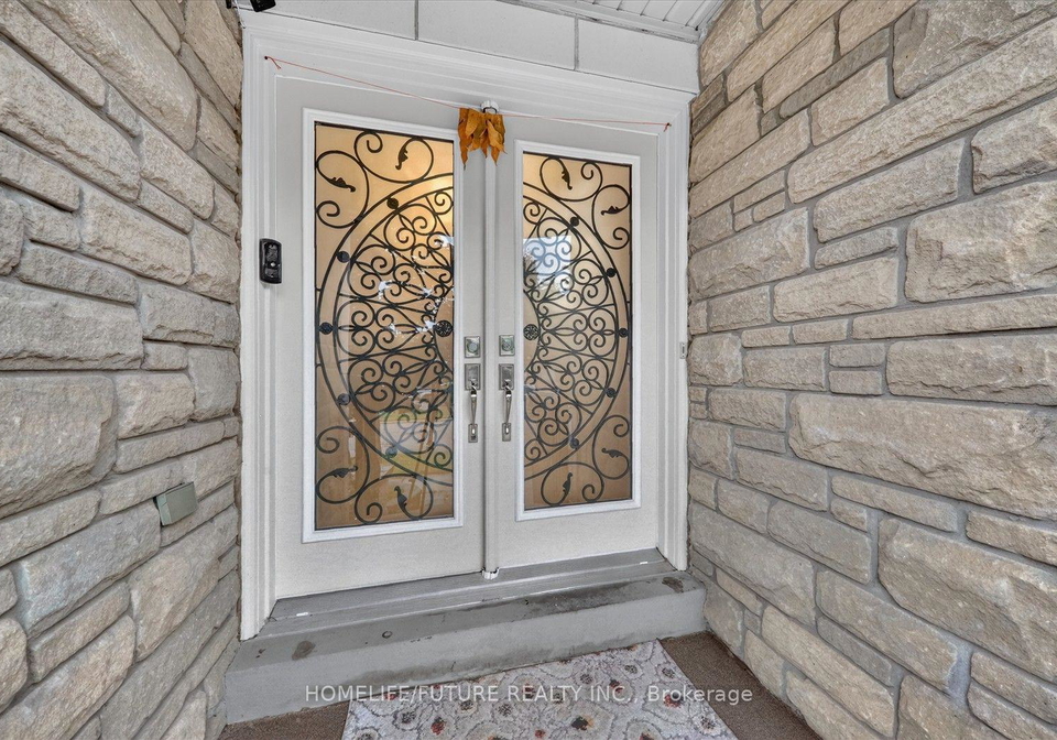 6-dolby-crescent-ajax-ontario-e13741272