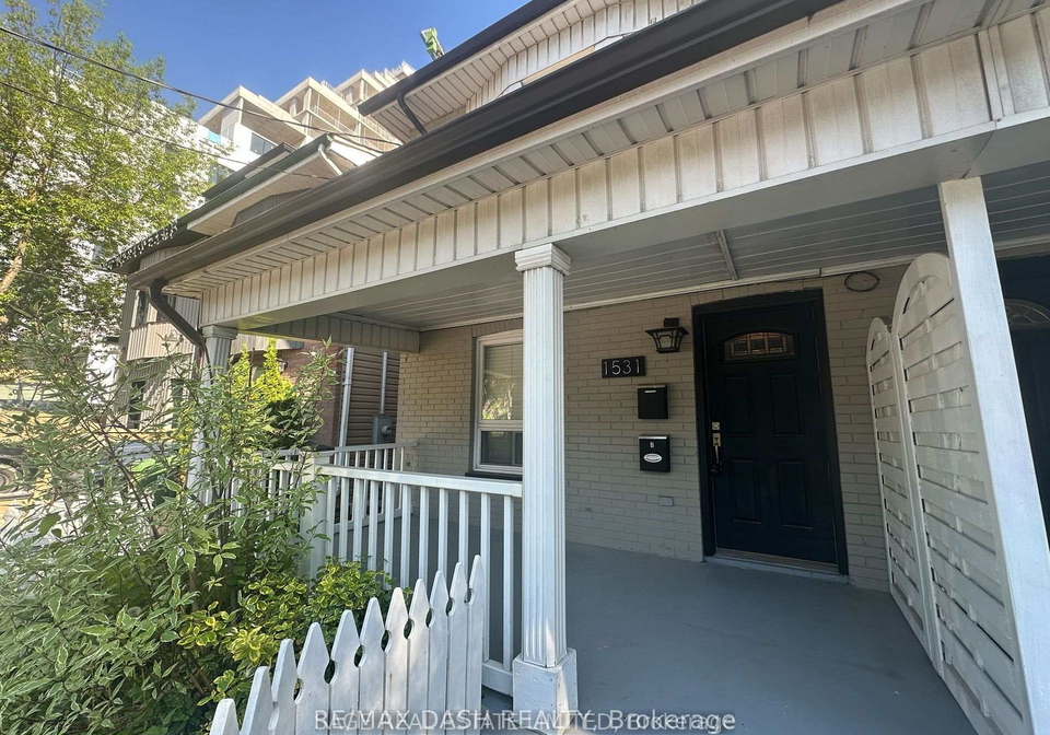 1531-queen-street-e-toronto-toronto-ontario-e13741434