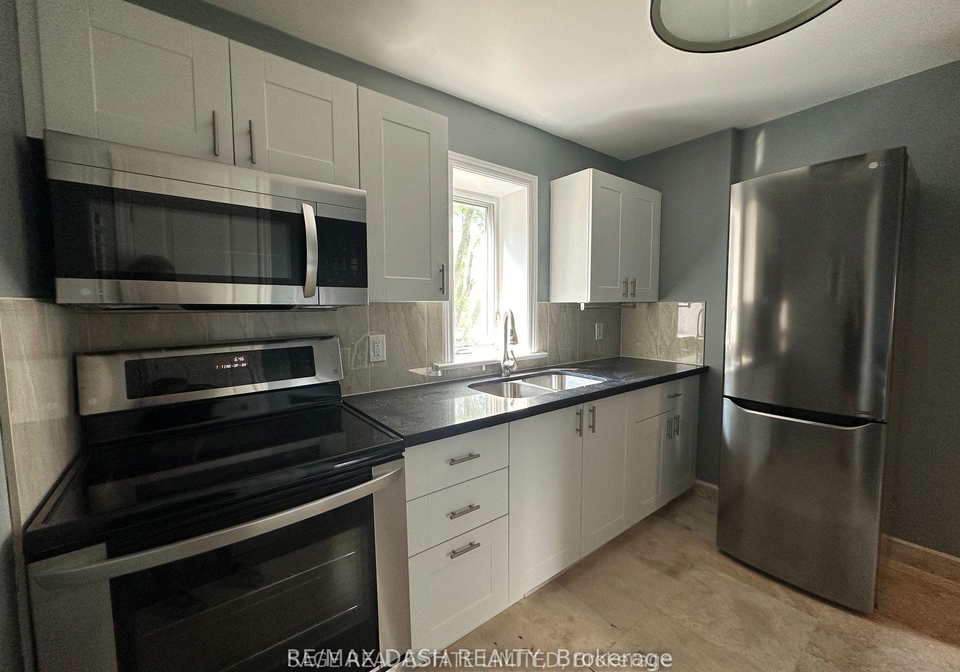 1531-queen-street-e-toronto-toronto-ontario-e13741434