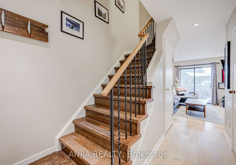 8-maresfield-drive-toronto-scarborough-ontario-e13741646