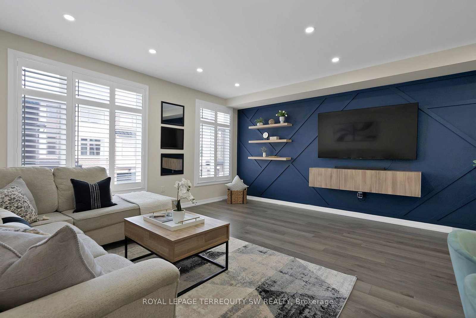 250-finch-avenue-pickering-ontario-e13744238
