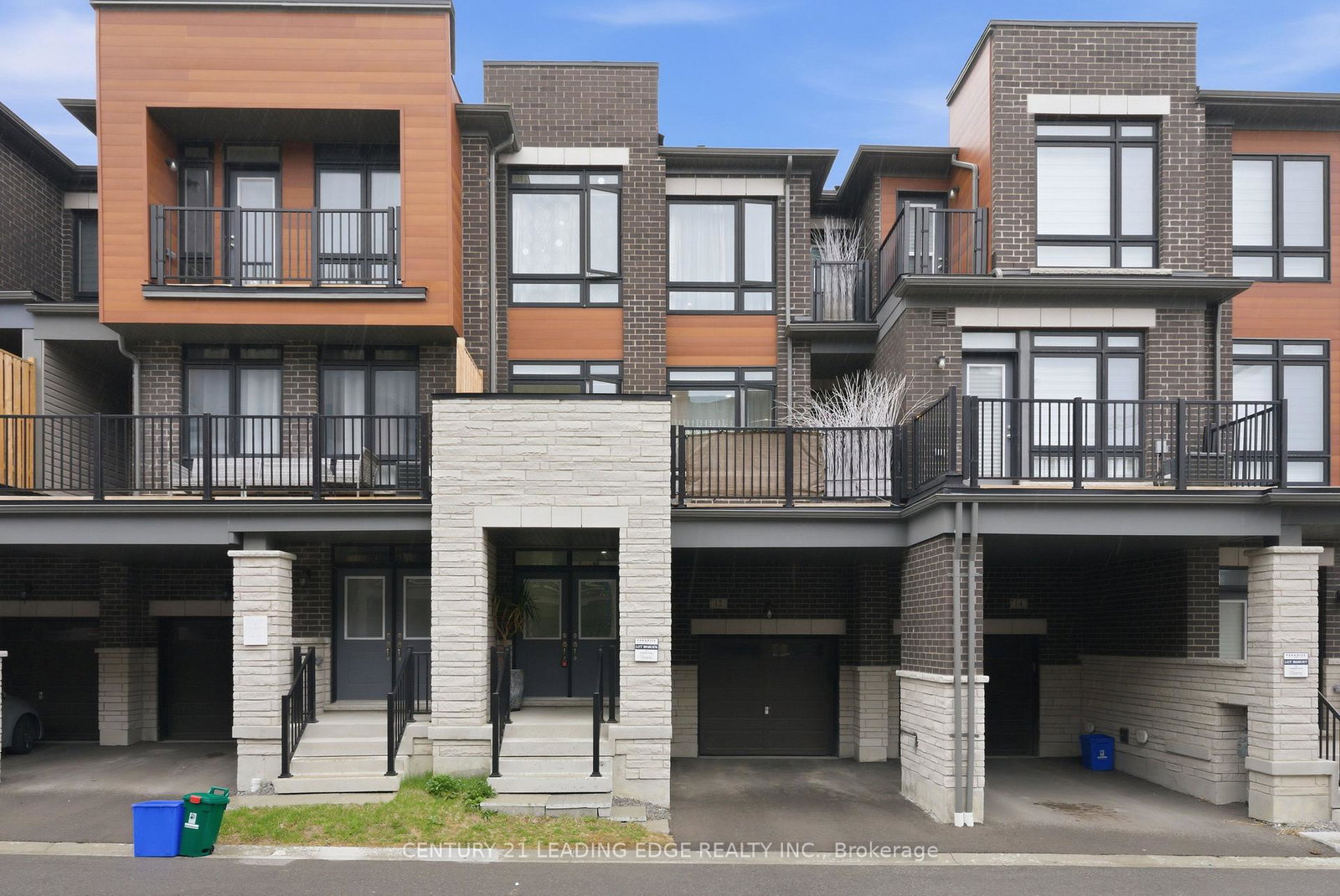 12-coppini-lane-ajax-ontario-e13745158