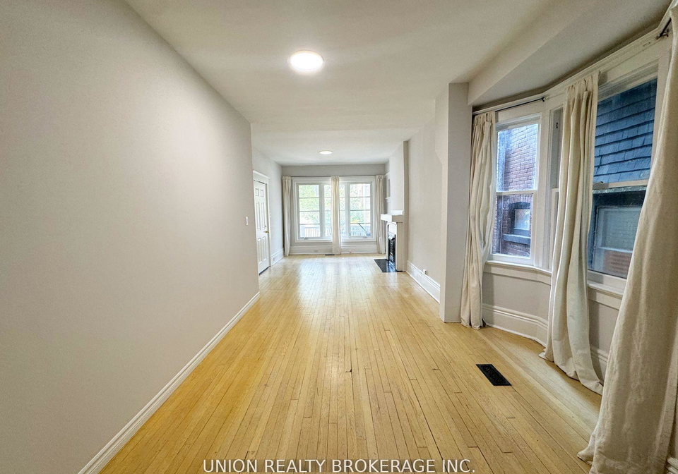 2471-queen-street-e-toronto-toronto-ontario-e13746374