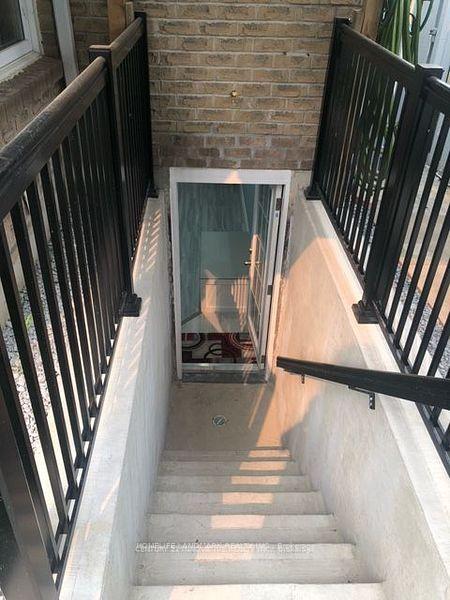1-redmond-drive-ajax-ontario-e13747484