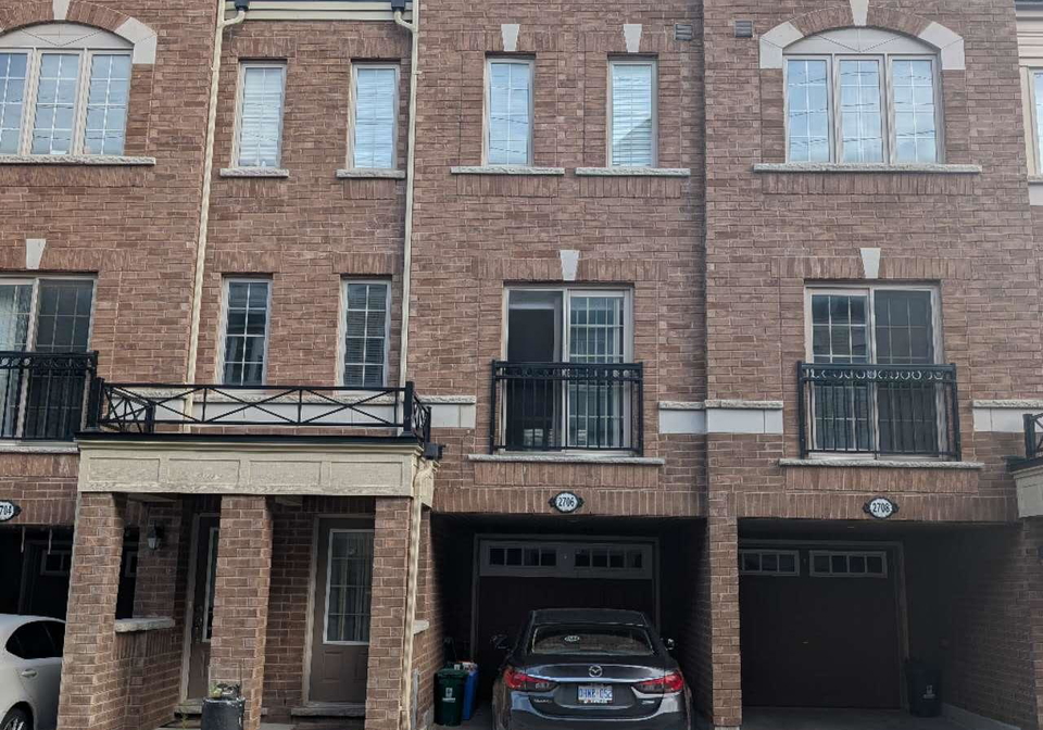2706-deputy-minister-path-oshawa-ontario-e13748144