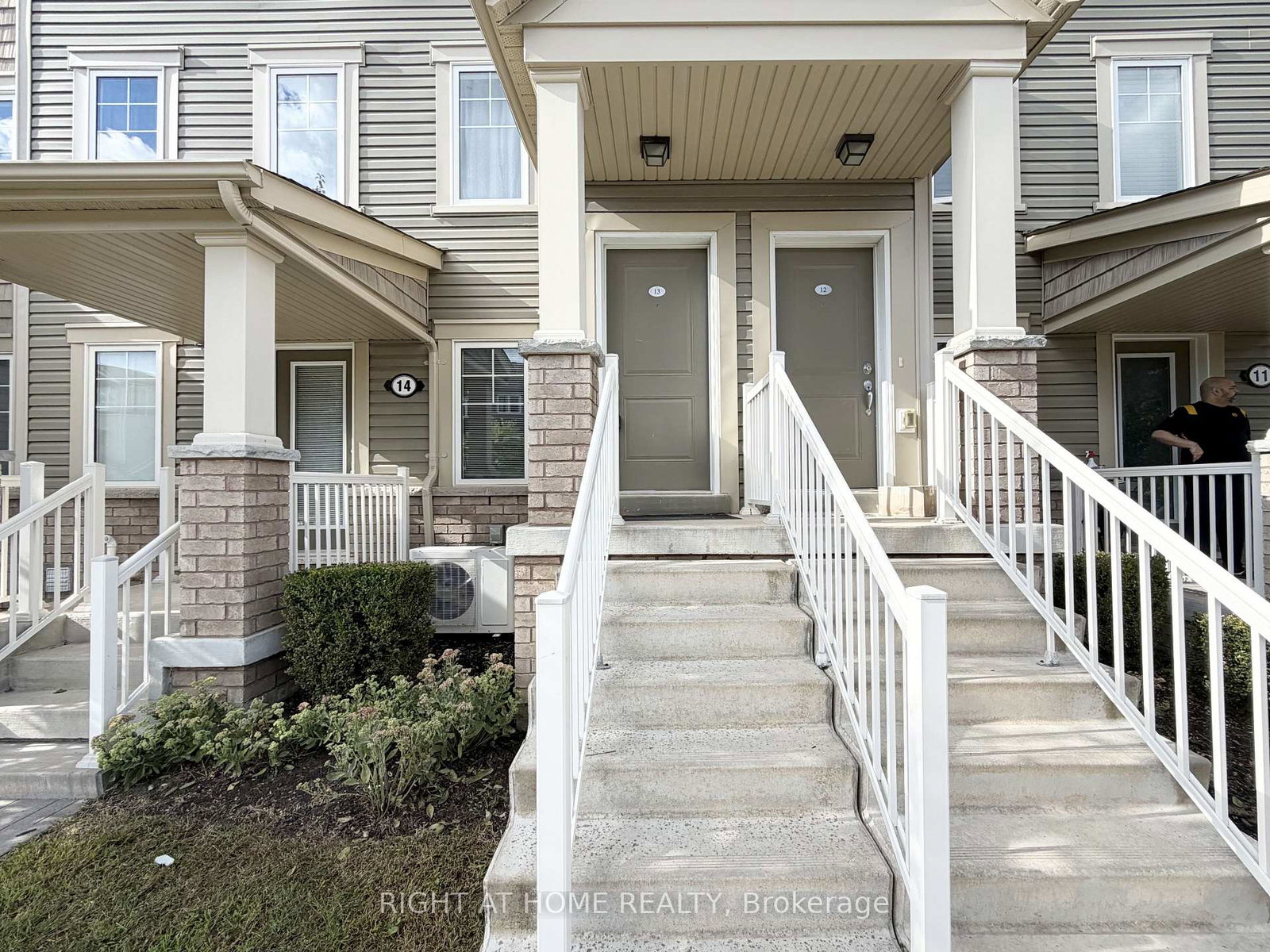 2500-hill-rise-court-oshawa-ontario-e13750342