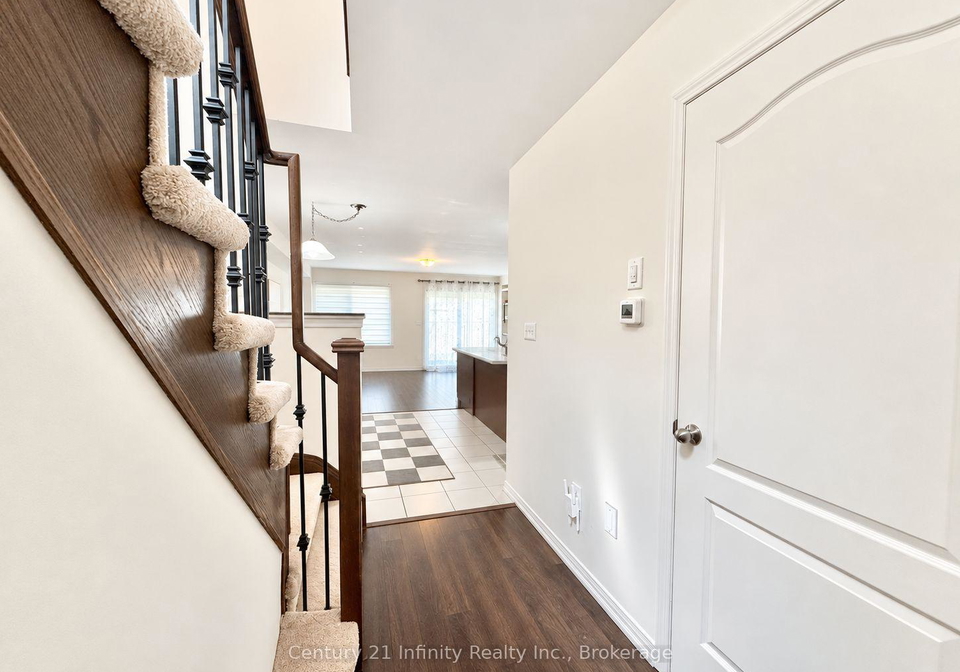 2339-dress-circle-crescent-oshawa-ontario-e13750776