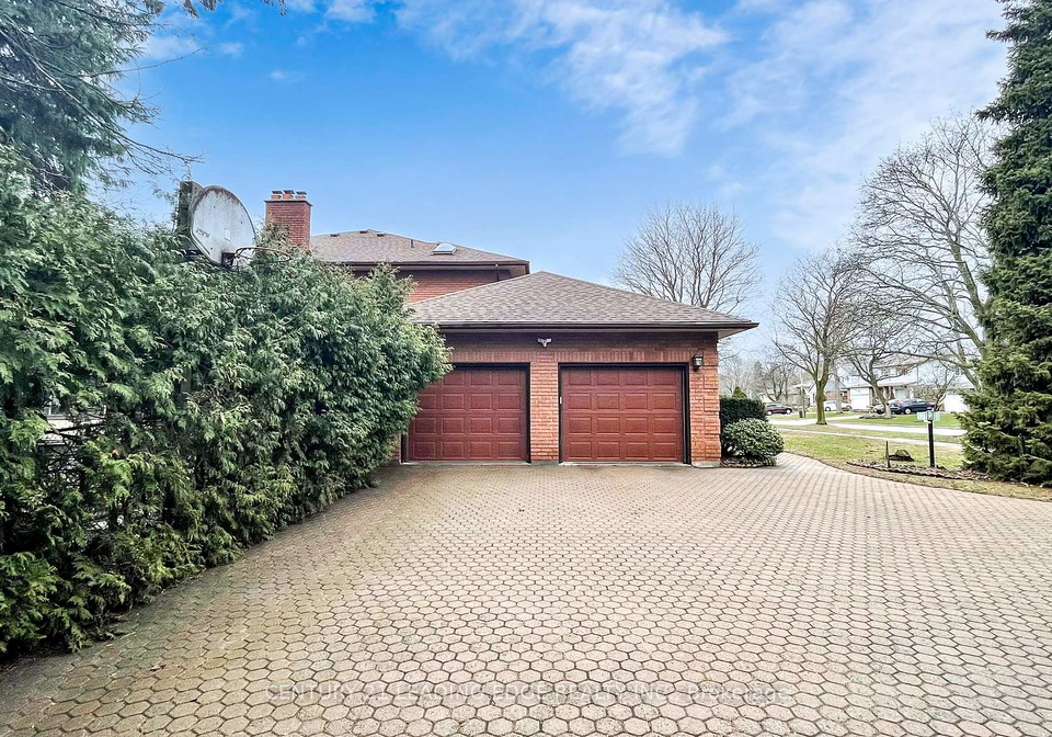 1127-oshawa-boulevard-n-oshawa-ontario-e13750930