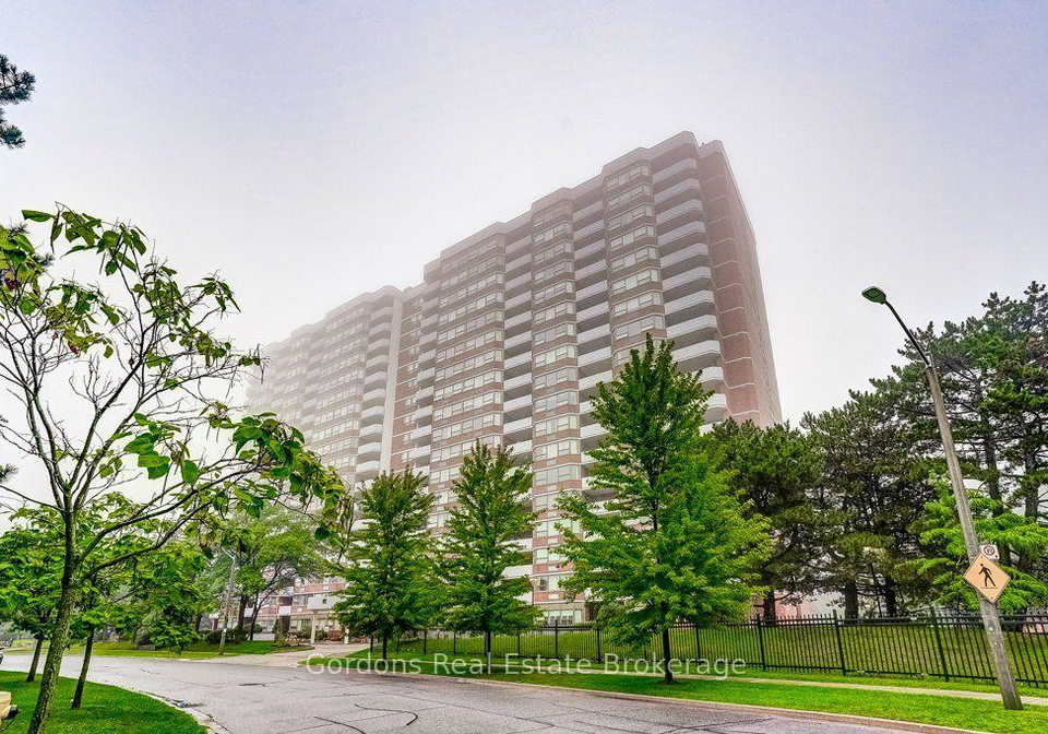 121-ling-road-toronto-scarborough-ontario-e13752952