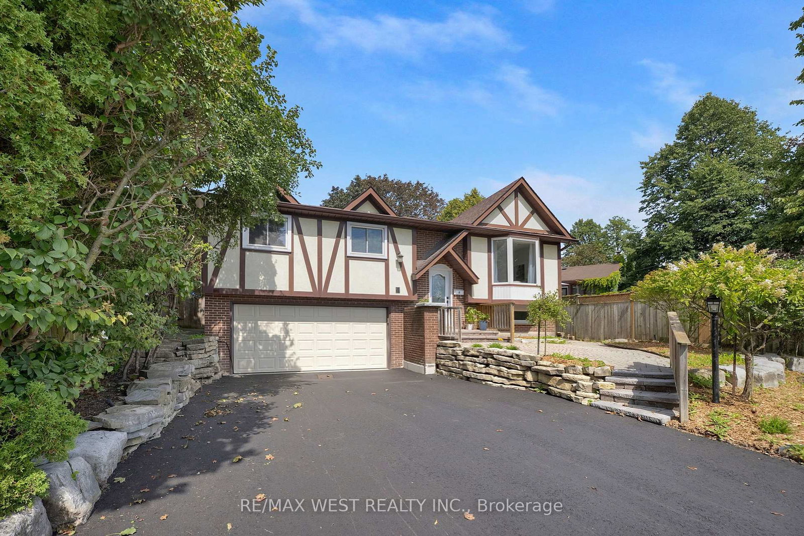 4-flemington-court-whitby-ontario-e13753332