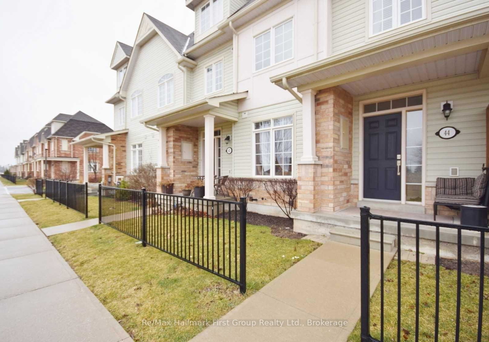 44-wicker-park-way-whitby-ontario-e13754326