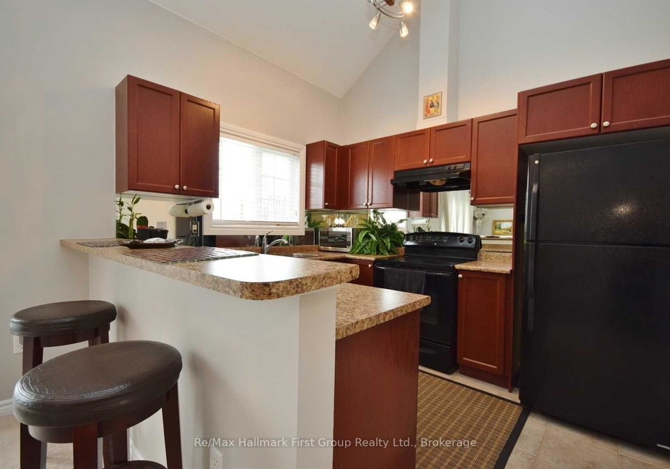 44-wicker-park-way-whitby-ontario-e13754326
