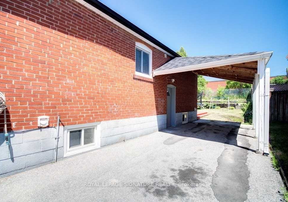 111-ellington-drive-toronto-scarborough-ontario-e13754450