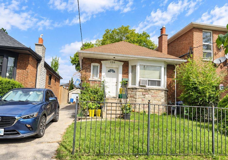 238-torrens-avenue-toronto-east-york-ontario-e13755316