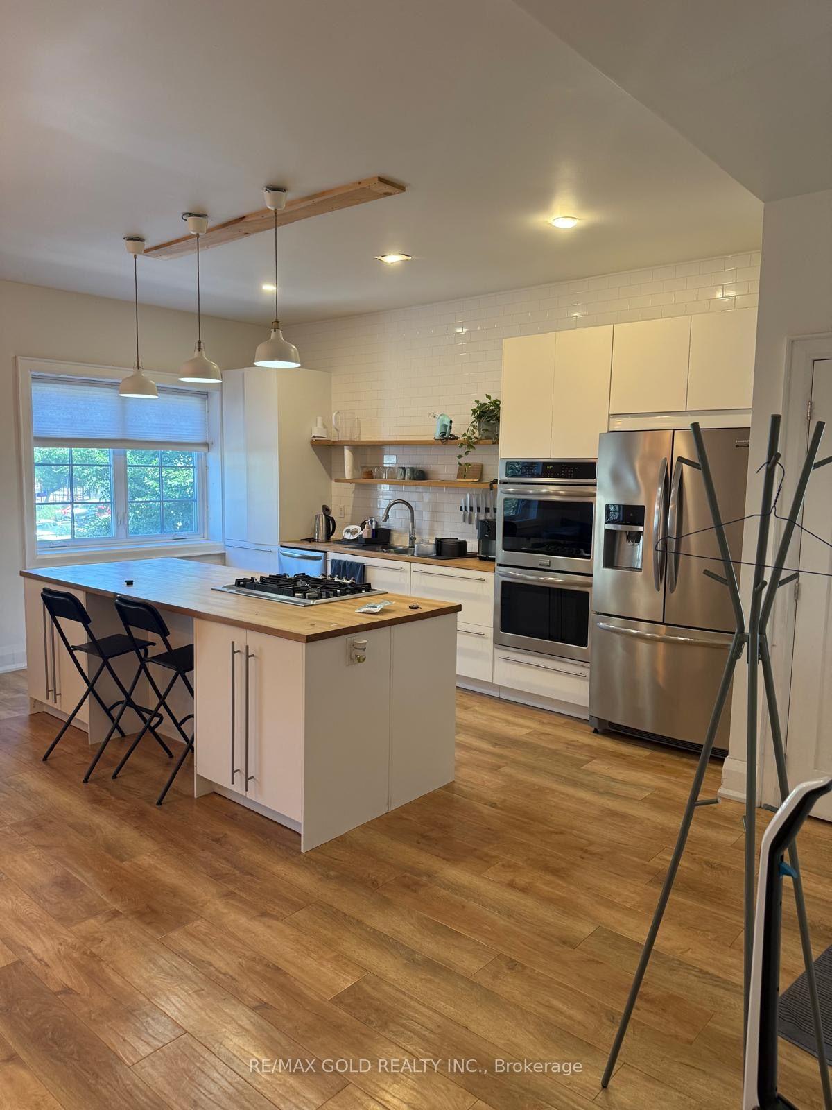 2215-danforth-avenue-toronto-toronto-ontario-e13755928
