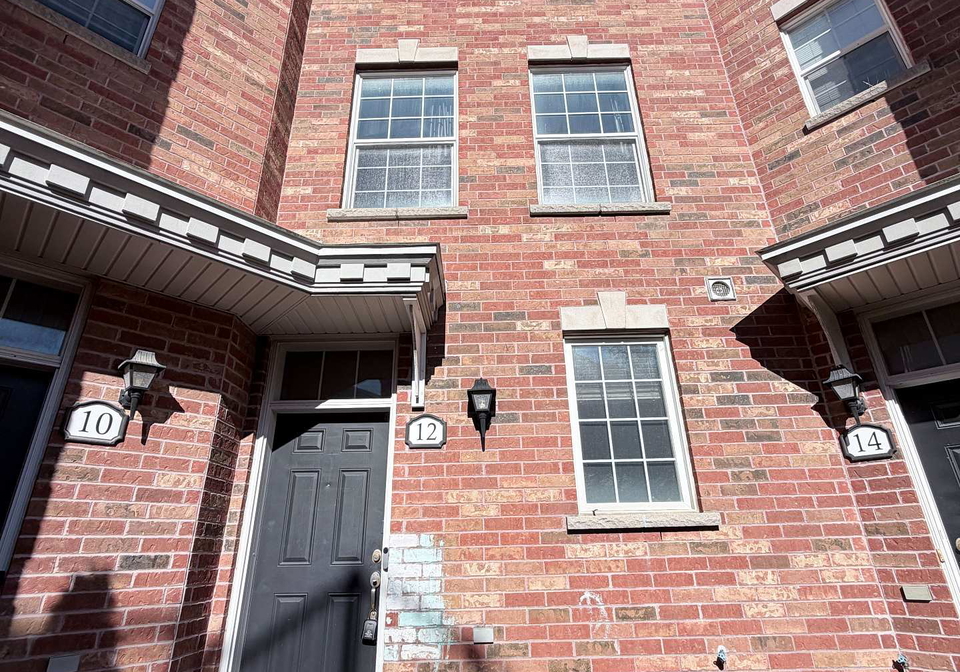 12-fairhead-mews-toronto-toronto-ontario-e13757074