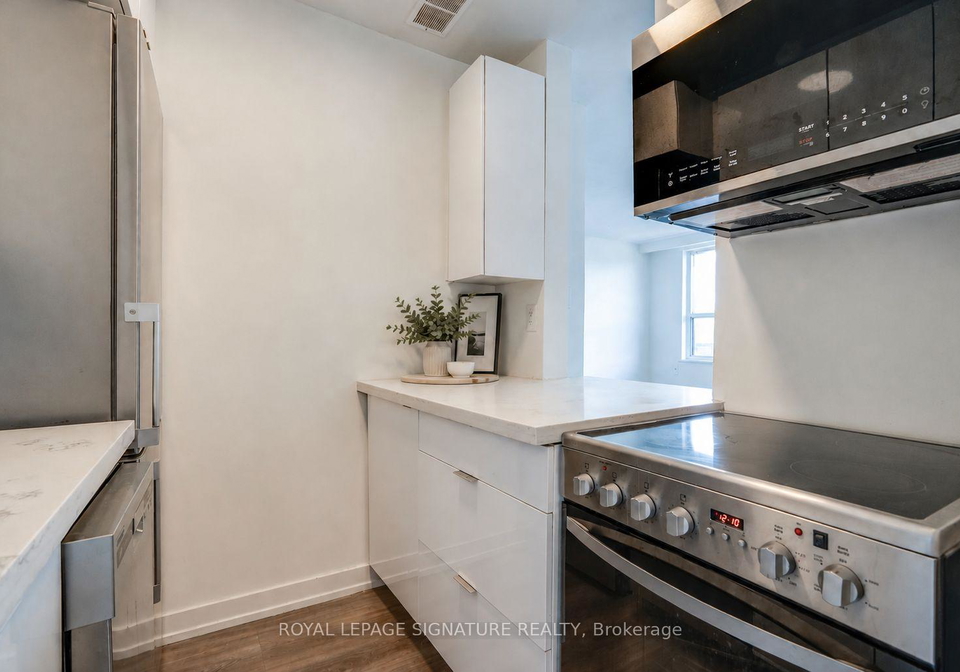 15-gamble-avenue-toronto-east-york-ontario-e13757366