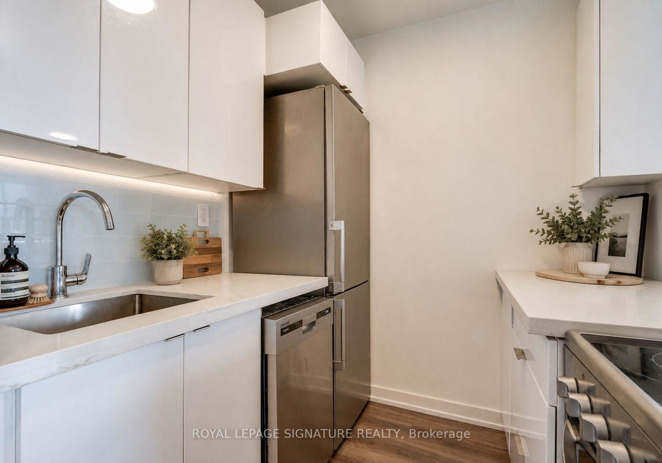 15-gamble-avenue-toronto-east-york-ontario-e13757366