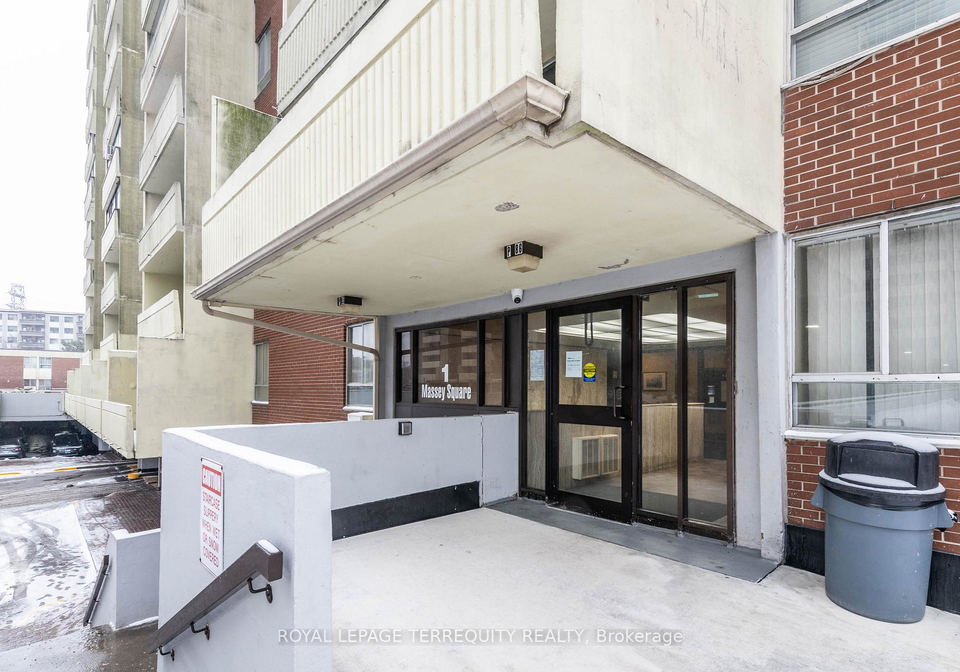 1-massey-square-toronto-east-york-ontario-e13757464