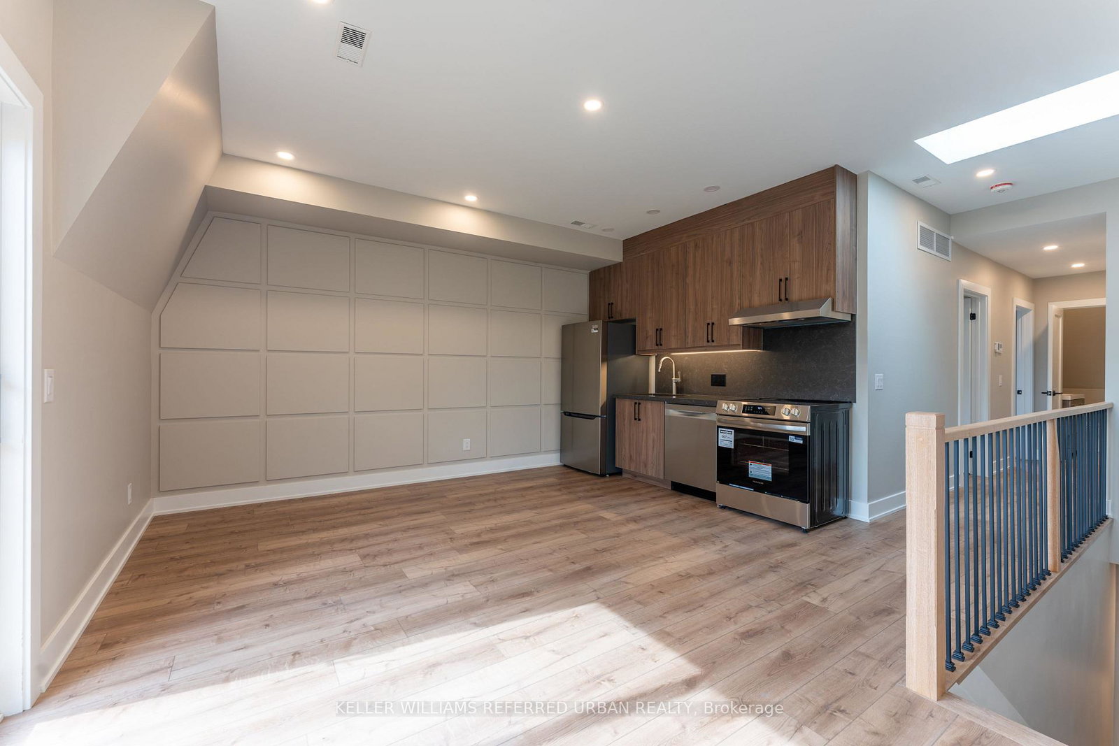 352-jones-avenue-toronto-toronto-ontario-e13757474