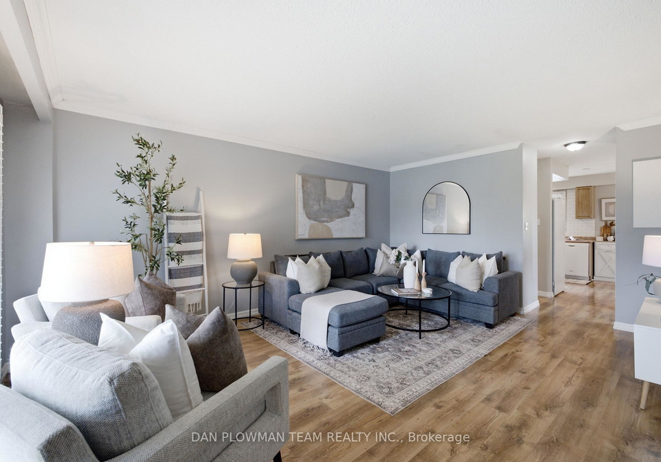 302-vancouver-crescent-oshawa-ontario-e13757672