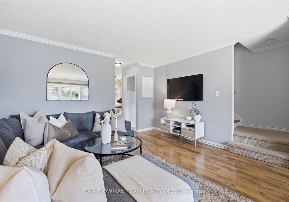 302-vancouver-crescent-oshawa-ontario-e13757672