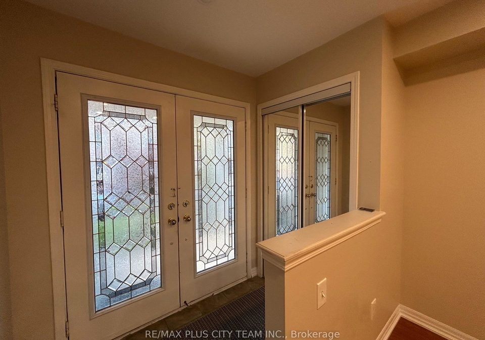 10-cullcastle-street-w-ajax-ontario-e13760172