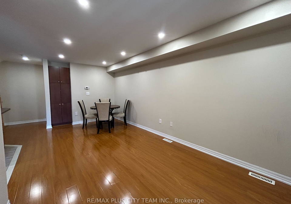 10-cullcastle-street-w-ajax-ontario-e13760172